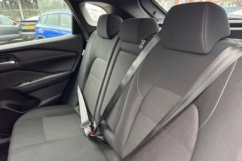 DP73NJK Nissan Qashqai 1.3 DIG-T MHEV Acenta Premium XTRON Euro 6 (s/s) 5dr Thumbnail #15