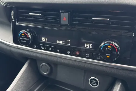 DP73NJK Nissan Qashqai 1.3 DIG-T MHEV Acenta Premium XTRON Euro 6 (s/s) 5dr Thumbnail #20