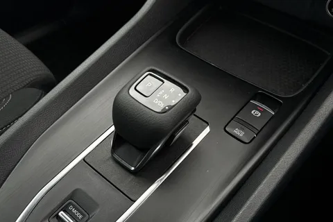 DP73NJK Nissan Qashqai 1.3 DIG-T MHEV Acenta Premium XTRON Euro 6 (s/s) 5dr Thumbnail #21