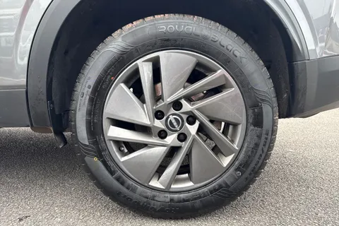 DP73NJK Nissan Qashqai 1.3 DIG-T MHEV Acenta Premium XTRON Euro 6 (s/s) 5dr Thumbnail #25