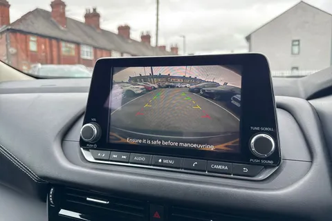 DP73NJK Nissan Qashqai 1.3 DIG-T MHEV Acenta Premium XTRON Euro 6 (s/s) 5dr Thumbnail #38