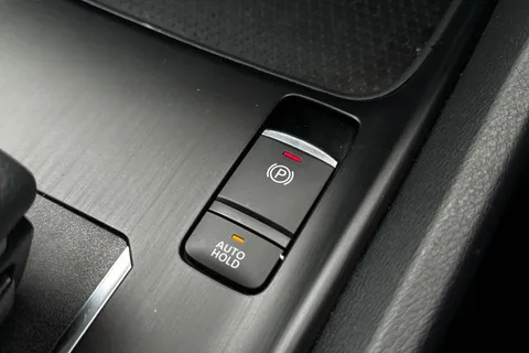 DP73NJK Nissan Qashqai 1.3 DIG-T MHEV Acenta Premium XTRON Euro 6 (s/s) 5dr Thumbnail #41