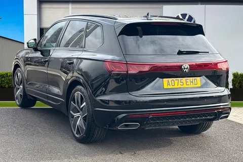 AO75EHD Volkswagen Touareg 3.0 V6 TDI 4Motion 286 Black Edition 5dr Tip Auto **TOW BAR** Thumbnail #3