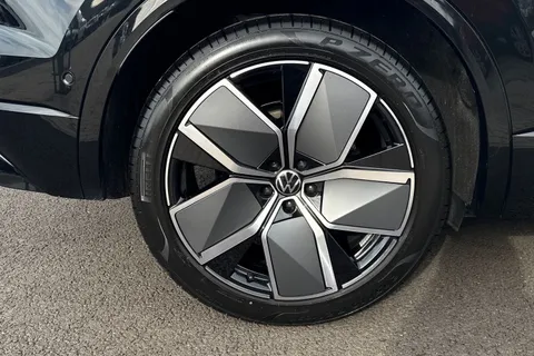 AO75EHD Volkswagen Touareg 3.0 V6 TDI 4Motion 286 Black Edition 5dr Tip Auto **TOW BAR** Thumbnail #11