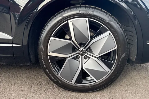 AO75EHD Volkswagen Touareg 3.0 V6 TDI 4Motion 286 Black Edition 5dr Tip Auto **TOW BAR** Thumbnail #12