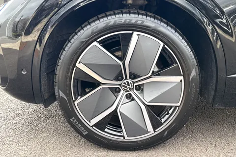 AO75EHD Volkswagen Touareg 3.0 V6 TDI 4Motion 286 Black Edition 5dr Tip Auto **TOW BAR** Thumbnail #13