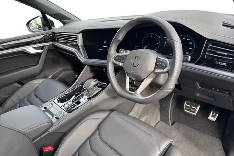 AO75EHD Volkswagen Touareg 3.0 V6 TDI 4Motion 286 Black Edition 5dr Tip Auto **TOW BAR** Thumbnail #15