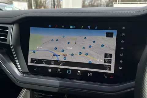 AO75EHD Volkswagen Touareg 3.0 V6 TDI 4Motion 286 Black Edition 5dr Tip Auto **TOW BAR** Thumbnail #18