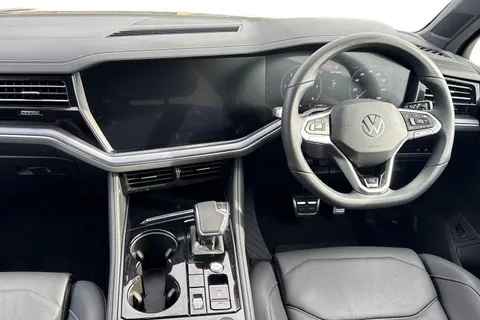 AO75EHD Volkswagen Touareg 3.0 V6 TDI 4Motion 286 Black Edition 5dr Tip Auto **TOW BAR** Thumbnail #19