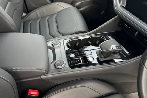 AO75EHD Volkswagen Touareg 3.0 V6 TDI 4Motion 286 Black Edition 5dr Tip Auto **TOW BAR** Thumbnail #24