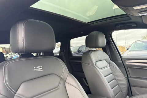 AO75EHD Volkswagen Touareg 3.0 V6 TDI 4Motion 286 Black Edition 5dr Tip Auto **TOW BAR** Thumbnail #25