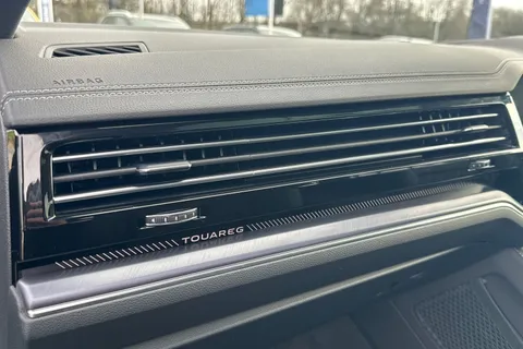 AO75EHD Volkswagen Touareg 3.0 V6 TDI 4Motion 286 Black Edition 5dr Tip Auto **TOW BAR** Thumbnail #35