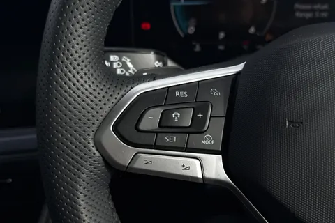 AO75EHD Volkswagen Touareg 3.0 V6 TDI 4Motion 286 Black Edition 5dr Tip Auto **TOW BAR** Thumbnail #37