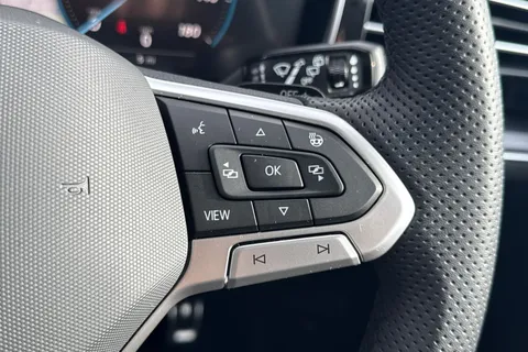 AO75EHD Volkswagen Touareg 3.0 V6 TDI 4Motion 286 Black Edition 5dr Tip Auto **TOW BAR** Thumbnail #38