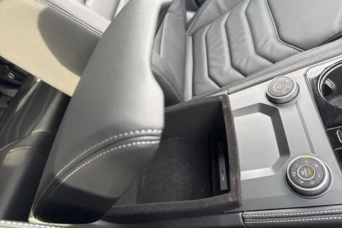 AO75EHD Volkswagen Touareg 3.0 V6 TDI 4Motion 286 Black Edition 5dr Tip Auto **TOW BAR** Thumbnail #44