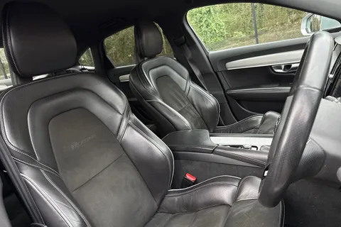 BC17FSF Volvo S90 2.0 D5 PowerPulse R-Design Auto AWD Euro 6 (s/s) 4dr Thumbnail #25