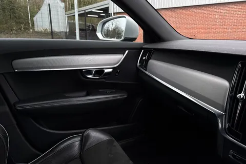 BC17FSF Volvo S90 2.0 D5 PowerPulse R-Design Auto AWD Euro 6 (s/s) 4dr Thumbnail #39