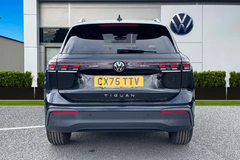 CX75TTV Volkswagen Tiguan 2.0 TDI Match 5dr DSG Thumbnail #5