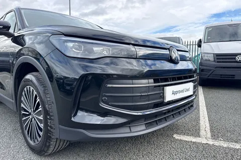 CX75TTV Volkswagen Tiguan 2.0 TDI Match 5dr DSG Thumbnail #9