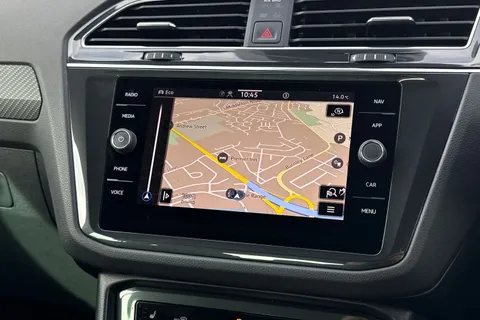 MC73LZD Volkswagen Tiguan 1.5 TSI 150 R-Line Edition 5dr DSG**VAT QUALIFYING** Thumbnail #13