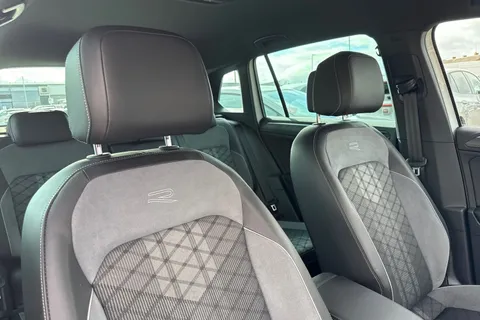 MC73LZD Volkswagen Tiguan 1.5 TSI 150 R-Line Edition 5dr DSG**VAT QUALIFYING** Thumbnail #22