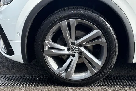 MC73LZD Volkswagen Tiguan 1.5 TSI 150 R-Line Edition 5dr DSG**VAT QUALIFYING** Thumbnail #24