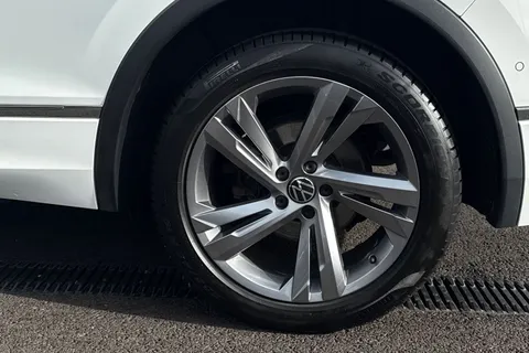 MC73LZD Volkswagen Tiguan 1.5 TSI 150 R-Line Edition 5dr DSG**VAT QUALIFYING** Thumbnail #25