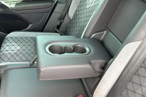 MC73LZD Volkswagen Tiguan 1.5 TSI 150 R-Line Edition 5dr DSG**VAT QUALIFYING** Thumbnail #30