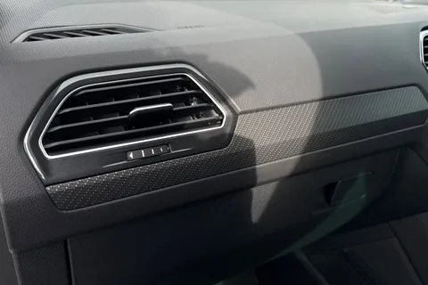 MC73LZD Volkswagen Tiguan 1.5 TSI 150 R-Line Edition 5dr DSG**VAT QUALIFYING** Thumbnail #32