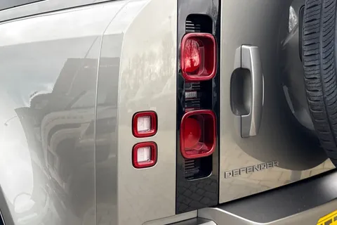 KT74HDA Land Rover Defender 110 3.0 D350 X-Dynamic HSE 5dr Thumbnail #21