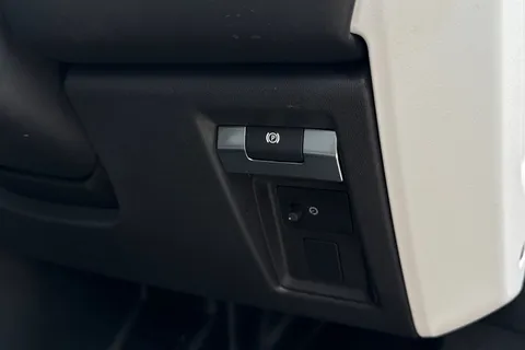 KT74HDA Land Rover Defender 110 3.0 D350 X-Dynamic HSE 5dr Thumbnail #37