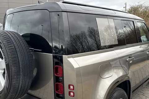 KT74HDA Land Rover Defender 110 3.0 D350 X-Dynamic HSE 5dr Thumbnail #39