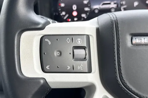 KT74HDA Land Rover Defender 110 3.0 D350 X-Dynamic HSE 5dr Thumbnail #48
