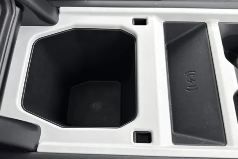 KT74HDA Land Rover Defender 110 3.0 D350 X-Dynamic HSE 5dr Thumbnail #52