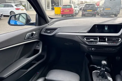 DX20LZH BMW 1 Series 1.5 118i M Sport Euro 6 (s/s) 5dr Thumbnail #21