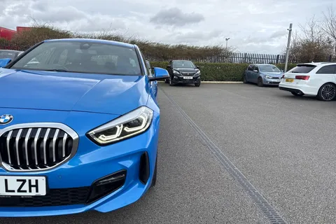 DX20LZH BMW 1 Series 1.5 118i M Sport Euro 6 (s/s) 5dr Thumbnail #27