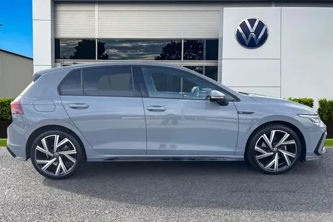 MK24LWY Volkswagen Golf 1.5 eTSI 150 R-Line 5dr DSG **PAN ROOF, 18' BERGAMO ALLOYS, REAR CAM** Thumbnail #4
