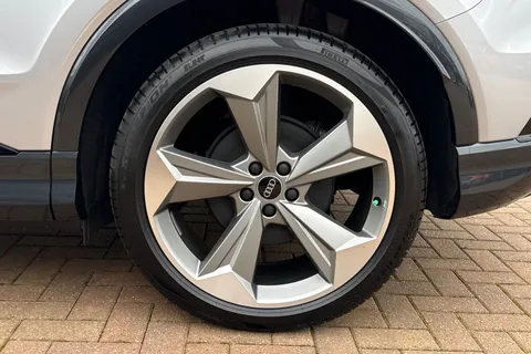 Audi Q4 e-tron 45 Black Edition Auto 5dr 82kWh Thumbnail #24