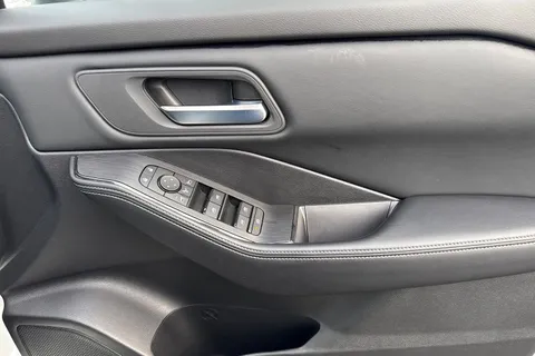 LY25CTU Nissan X-Trail 1.5 h e-POWER Acenta Premium Auto e-4ORCE Euro 6 (s/s) 5dr Thumbnail #22