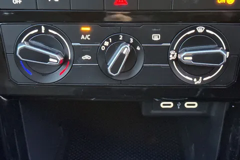 22 of 51 for Volkswagen T-Cross 1.0 TSI Black Edition Euro 6 (s/s) 5dr