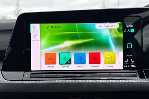 MK22HZD Volkswagen Golf 1.5 TSI Active 5dr **REAR VIEW CAMERA** Thumbnail #44