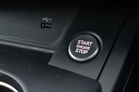 FT21ZWL Audi A4 2.0 TFSI 40 Sport Edition S Tronic Euro 6 (s/s) 4dr Thumbnail #40