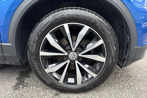 9 of 51 for Volkswagen T-Roc 1.0 TSI Design Euro 6 (s/s) 5dr