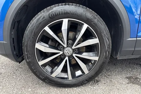 10 of 51 for Volkswagen T-Roc 1.0 TSI Design Euro 6 (s/s) 5dr