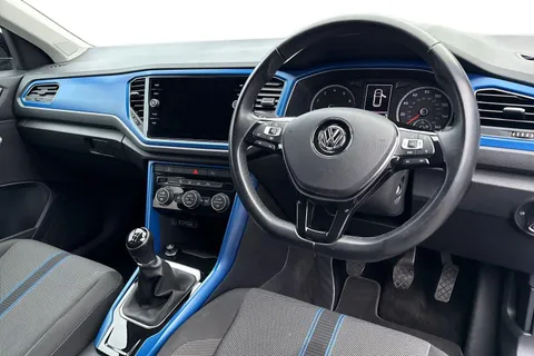 13 of 51 for Volkswagen T-Roc 1.0 TSI Design Euro 6 (s/s) 5dr