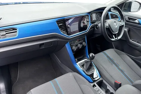 14 of 51 for Volkswagen T-Roc 1.0 TSI Design Euro 6 (s/s) 5dr