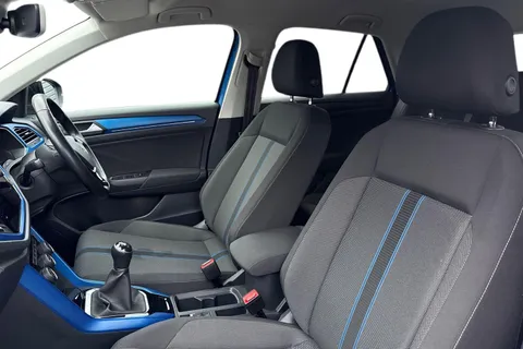 15 of 51 for Volkswagen T-Roc 1.0 TSI Design Euro 6 (s/s) 5dr