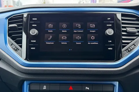 16 of 51 for Volkswagen T-Roc 1.0 TSI Design Euro 6 (s/s) 5dr