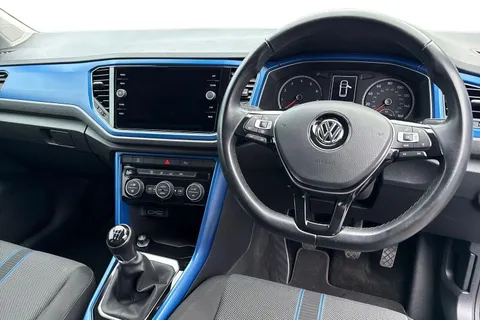 17 of 51 for Volkswagen T-Roc 1.0 TSI Design Euro 6 (s/s) 5dr