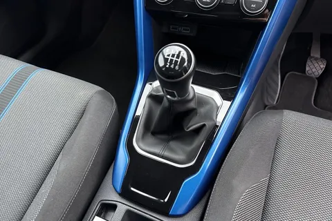 22 of 51 for Volkswagen T-Roc 1.0 TSI Design Euro 6 (s/s) 5dr